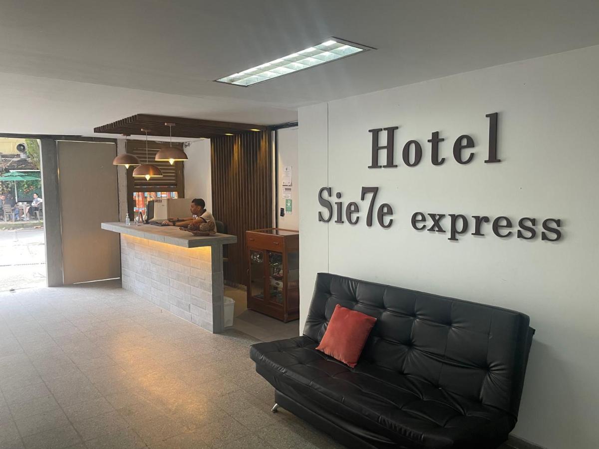 Hotel Sie7E Express 메딜린 외부 사진